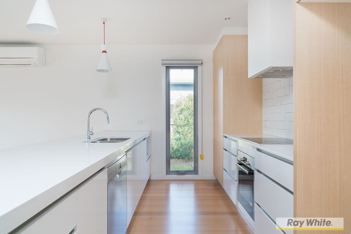 201 Thompson Avenue, Cowes VIC 3922, Cowes - Thumbnail 4