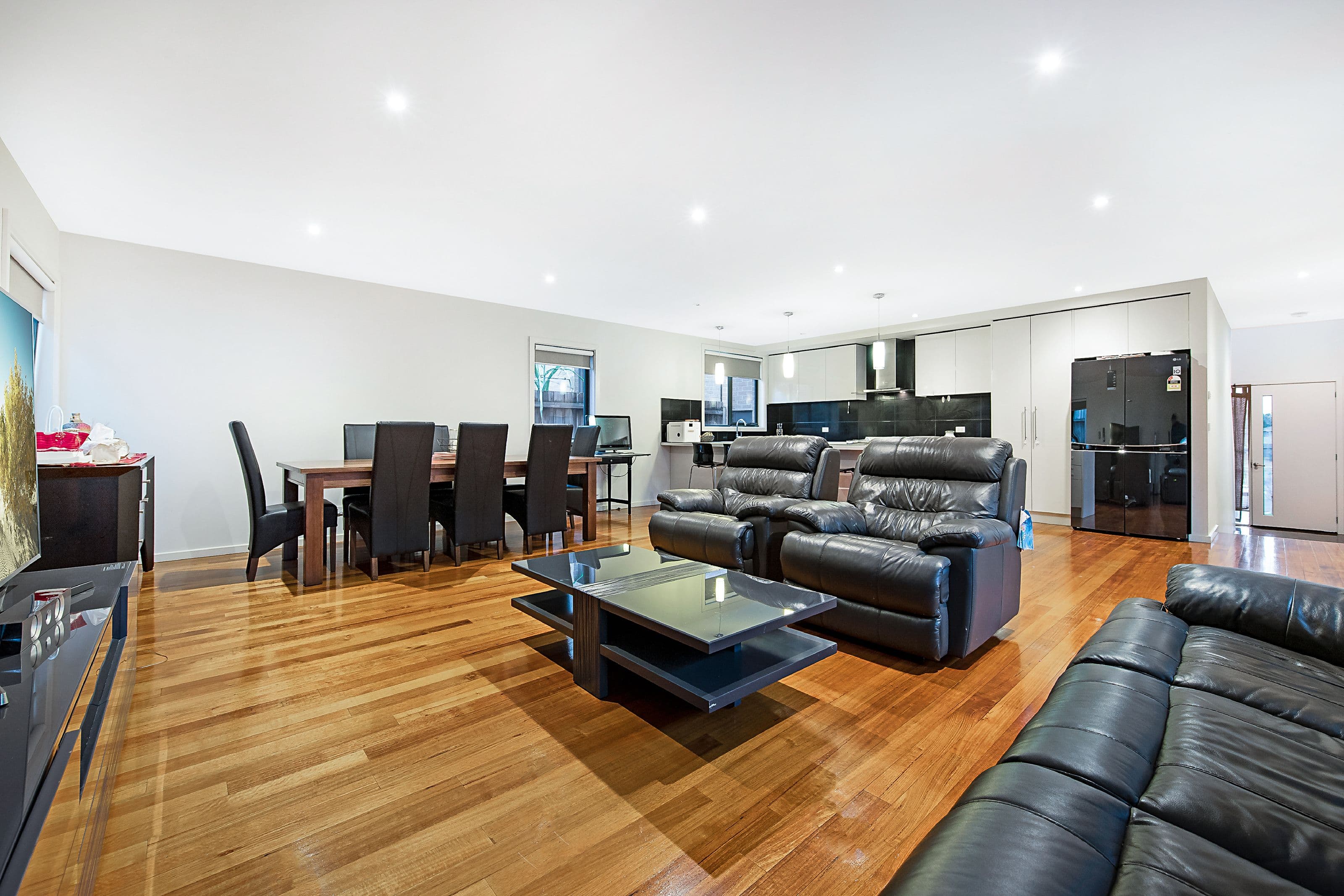 10 Magenta Court, Mount Waverley VIC 3149, Mount Waverley - Thumbnail 2