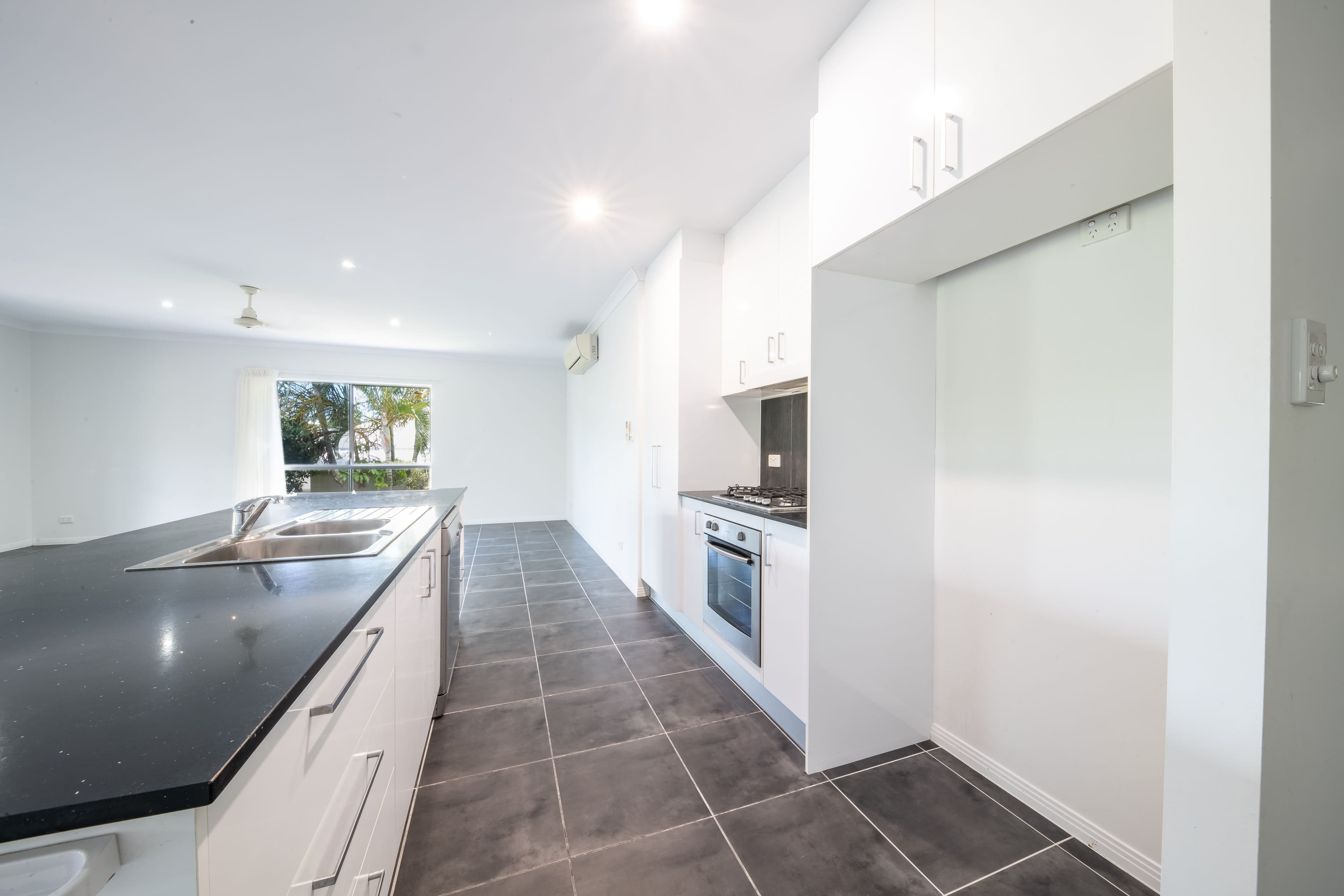 12 Tanika Road, Cannonvale QLD 4802, Cannonvale - Thumbnail 6
