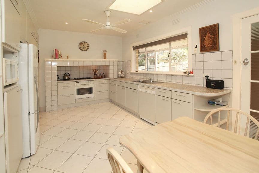 155 Springvale Road, GLEN WAVERLEY VIC 3150, Glen Waverley - Thumbnail 2