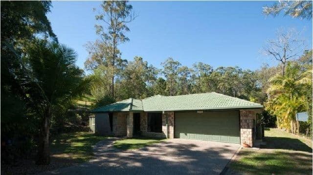 8 The Oval Drive, MOUNT NATHAN QLD 4211, Mount Nathan - Thumbnail 2
