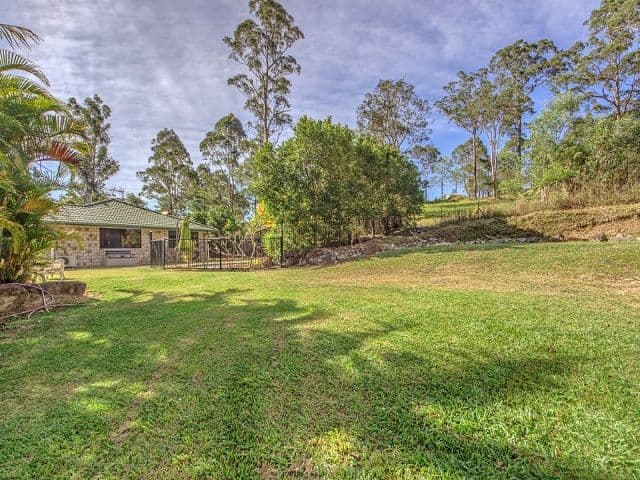 8 The Oval Drive, MOUNT NATHAN QLD 4211, Mount Nathan - Thumbnail 7