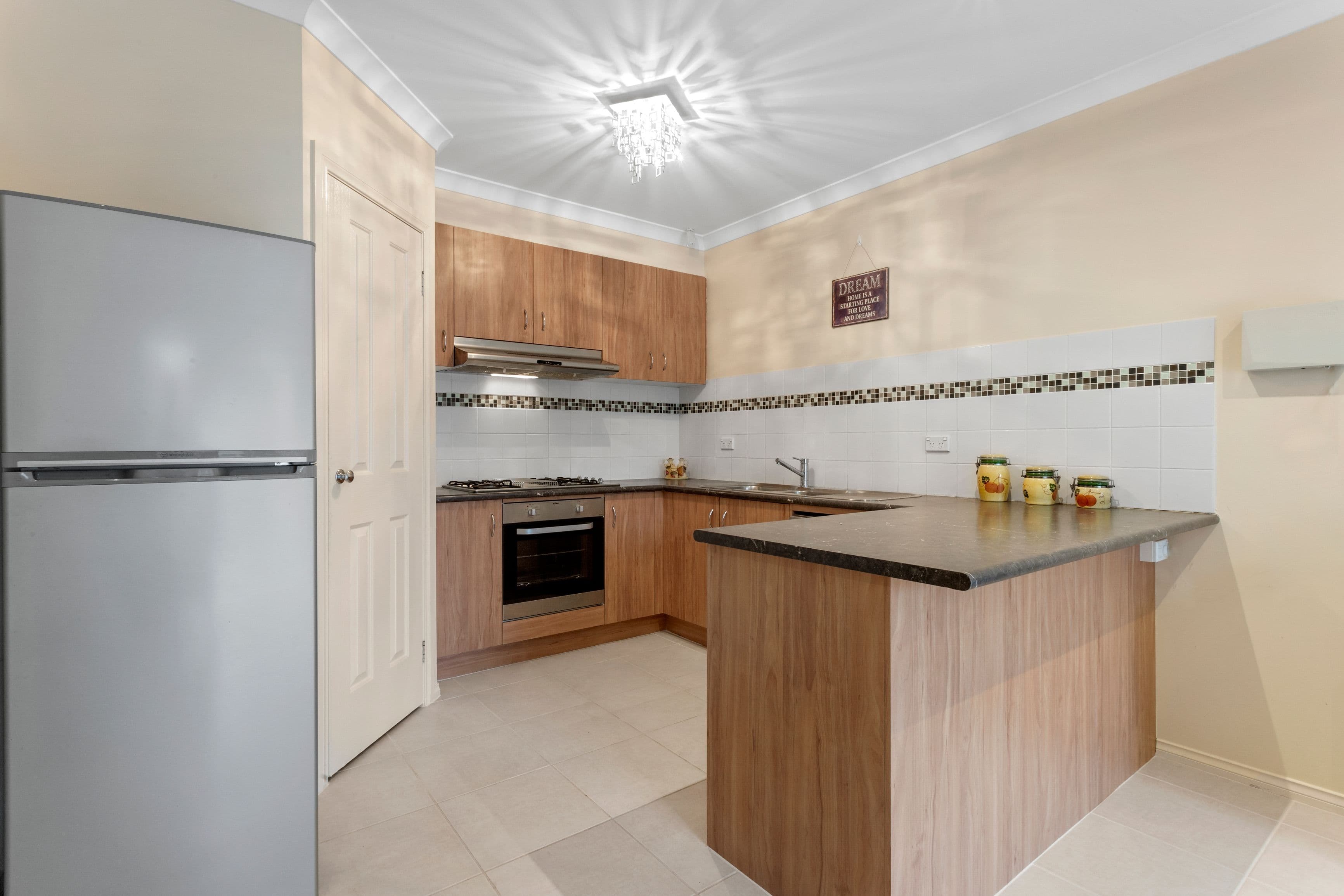 20 Lazar Grove, South Morang VIC 3752, South Morang - Thumbnail 2