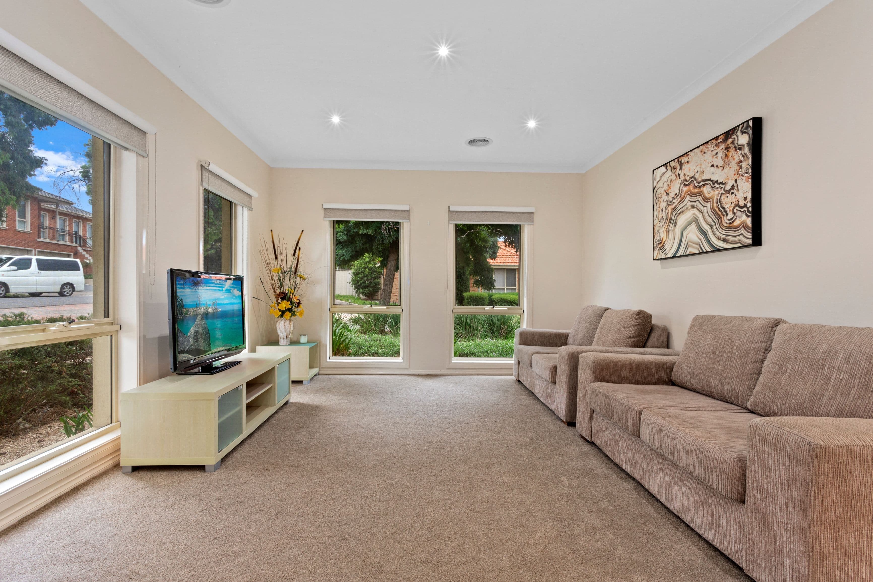 20 Lazar Grove, South Morang VIC 3752, South Morang - Thumbnail 3