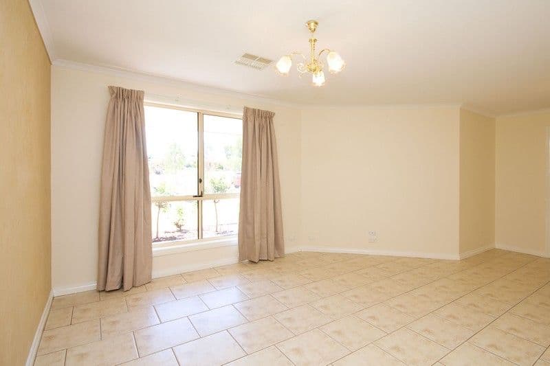 11 Bishop Crescent, BLAKEVIEW SA 5114, Blakeview - Thumbnail 4
