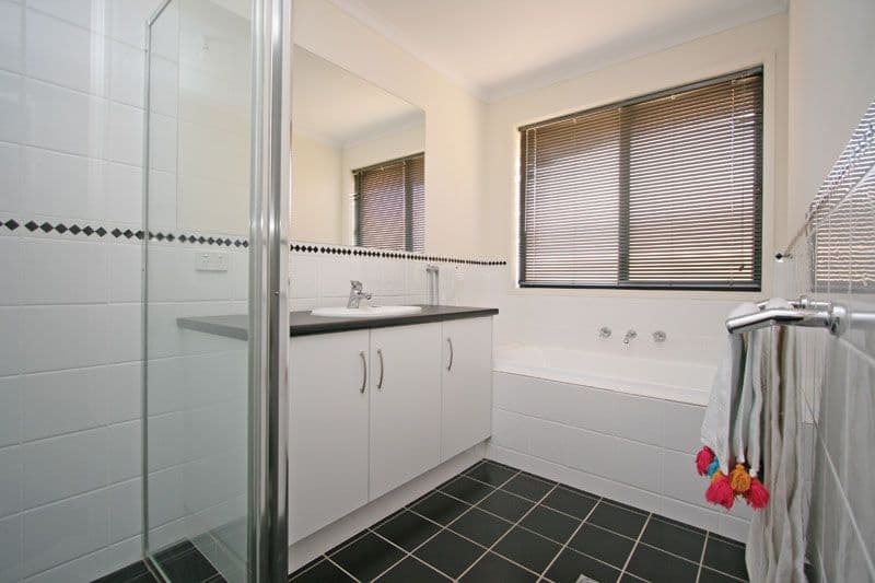 105 Karoola Road, Lindisfarne, TAS, 7015, Lindisfarne - Thumbnail 6