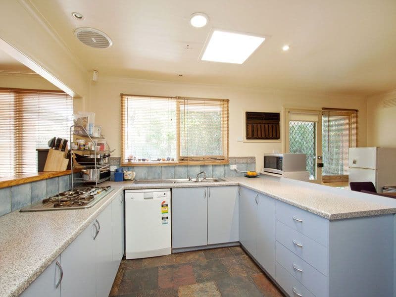 15 Shannon Court, DINGLEY VILLAGE VIC 3172, Dingley Village - Thumbnail 5
