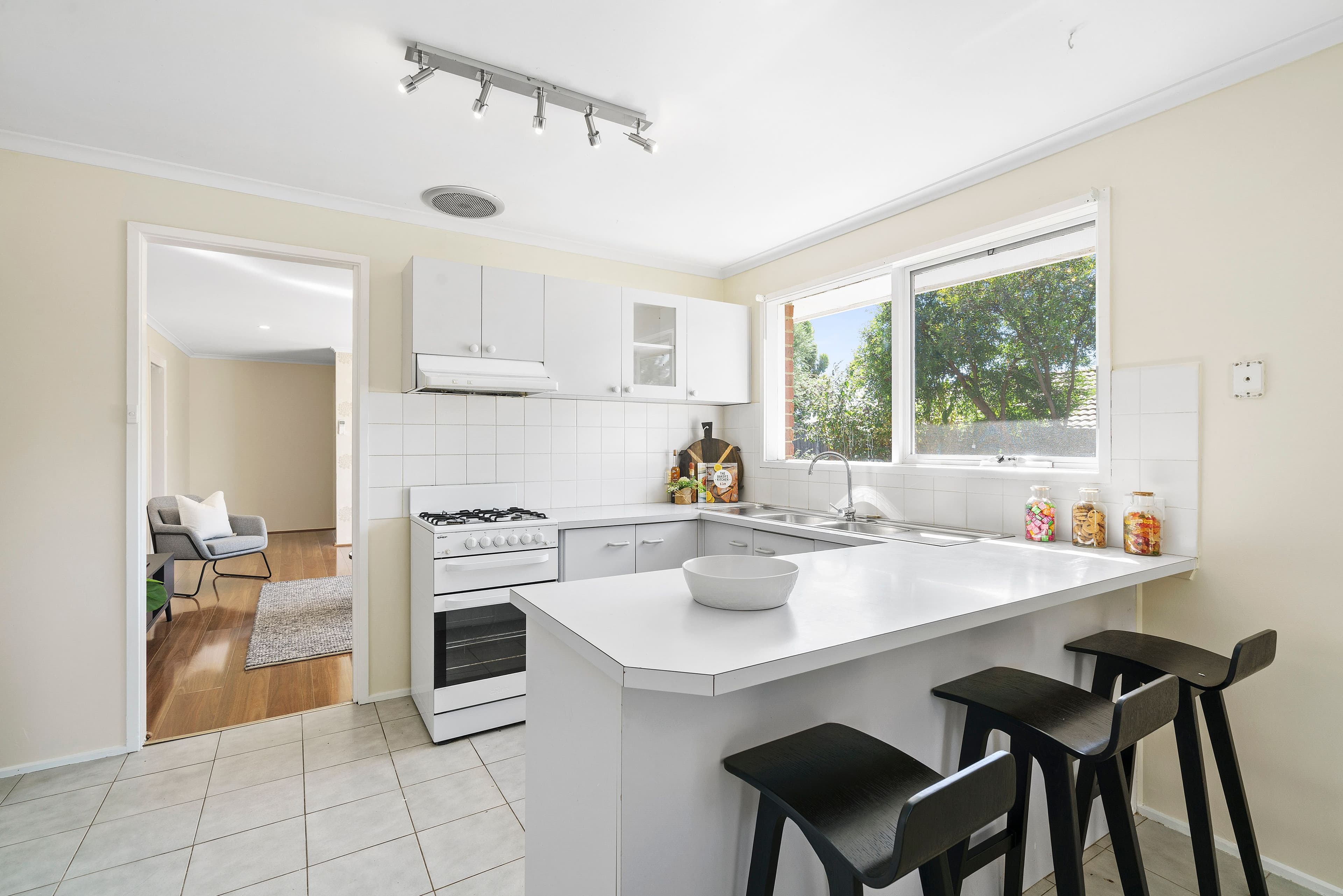 19 Fullbrook Drive, Sunbury VIC 3429, Sunbury - Thumbnail 4