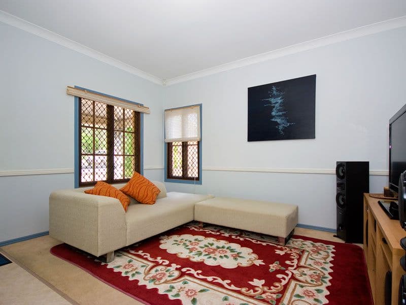 6 Queens Court, FOREST LAKE QLD 4078, Forest Lake - Thumbnail 2