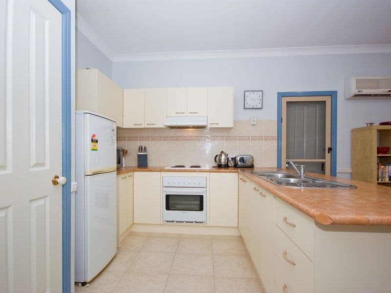 6 Queens Court, FOREST LAKE QLD 4078, Forest Lake - Thumbnail 3