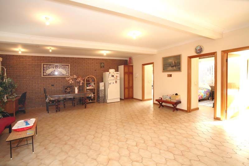 322  Gallaghers Road, GLEN WAVERLEY VIC 3150, Glen Waverley - Thumbnail 4