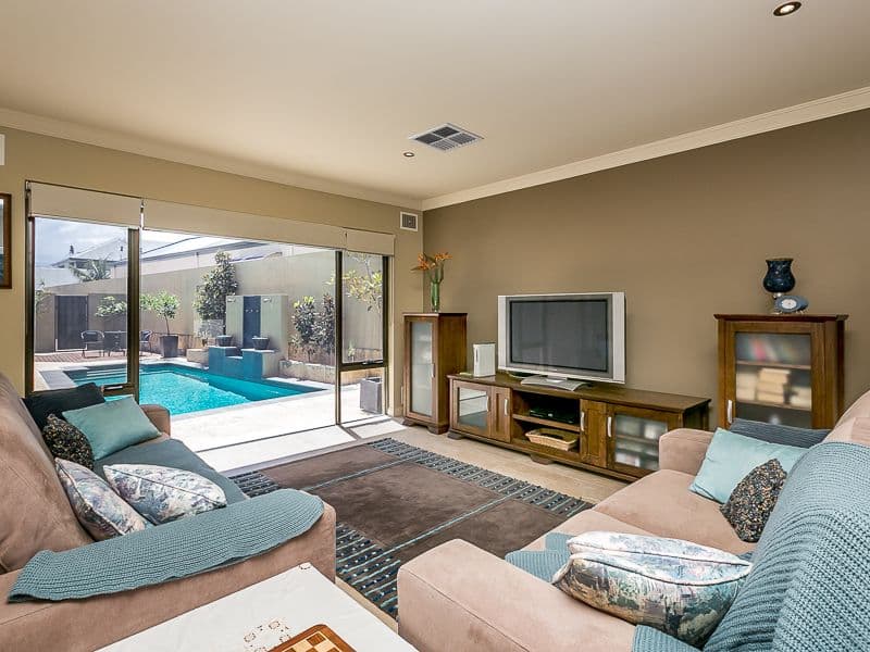 14 Canarias Way, HILLARYS WA 6025, Hillarys - Thumbnail 2