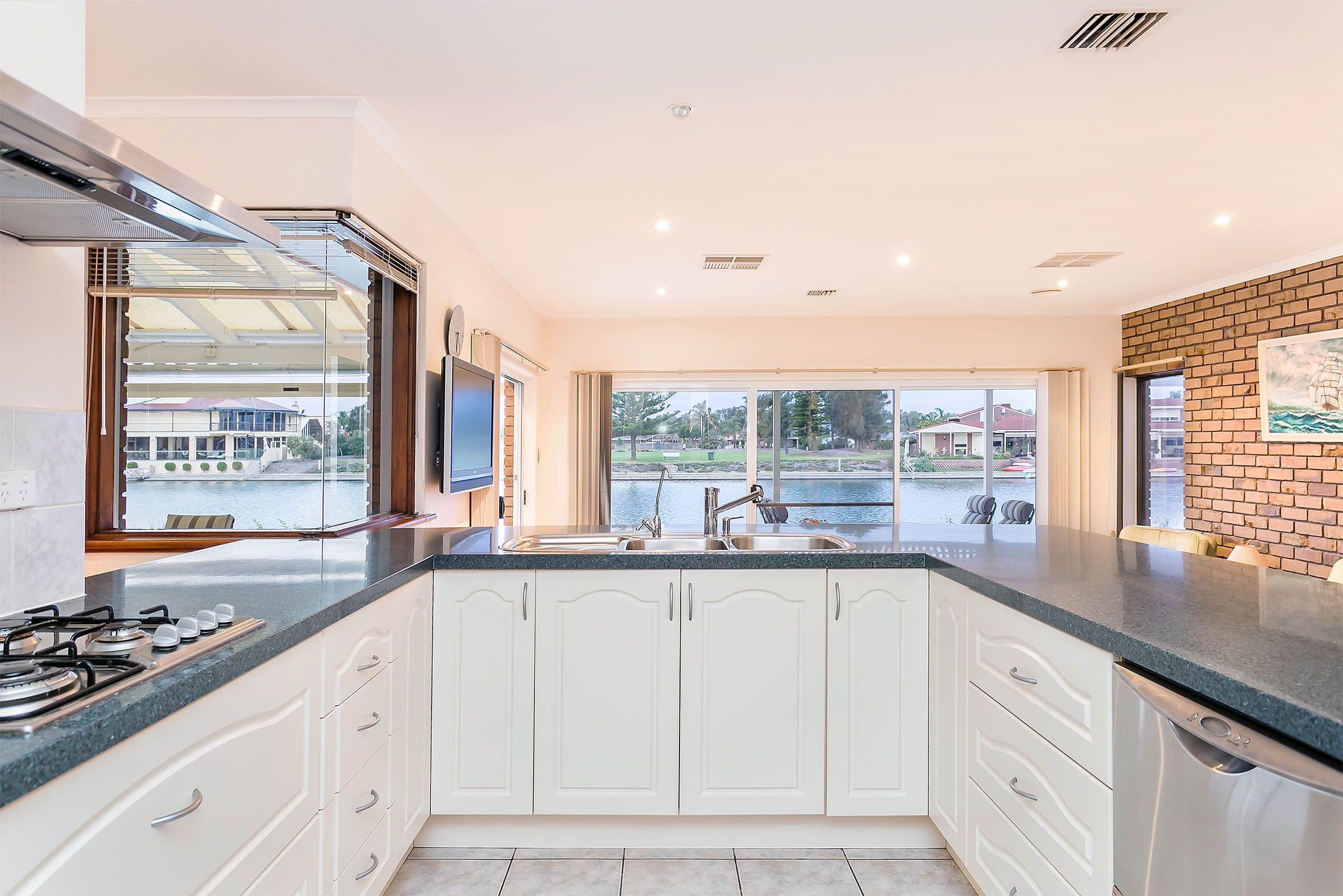 7 Nareeda Way, West Lakes SA 5021, West Lakes - Thumbnail 4