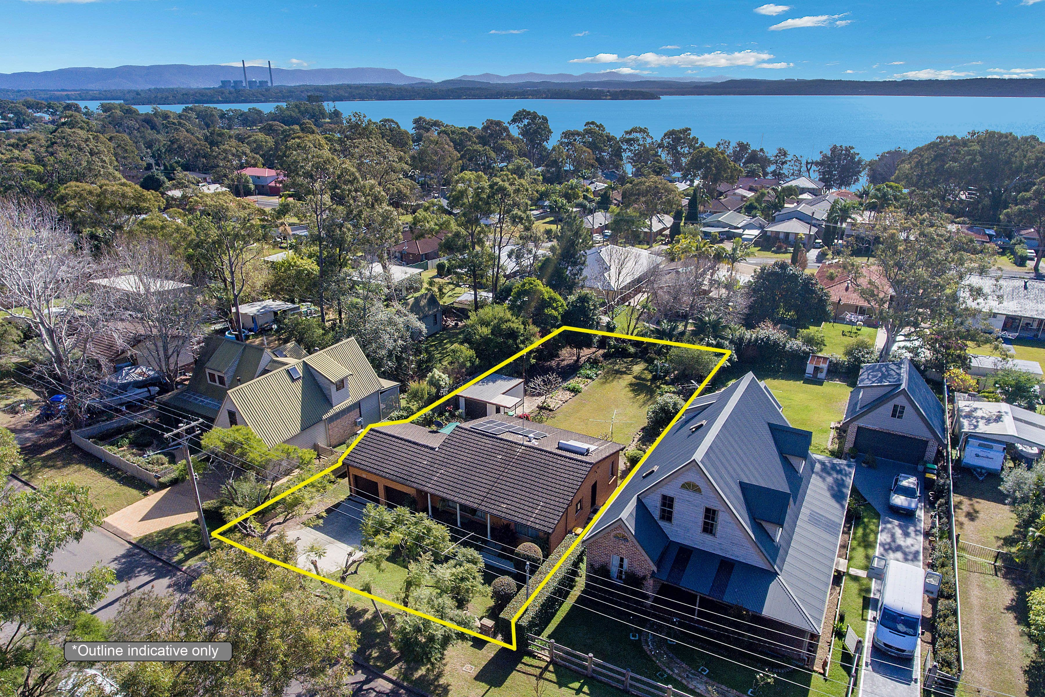 31 Lake Road, Balcolyn - Thumbnail 2