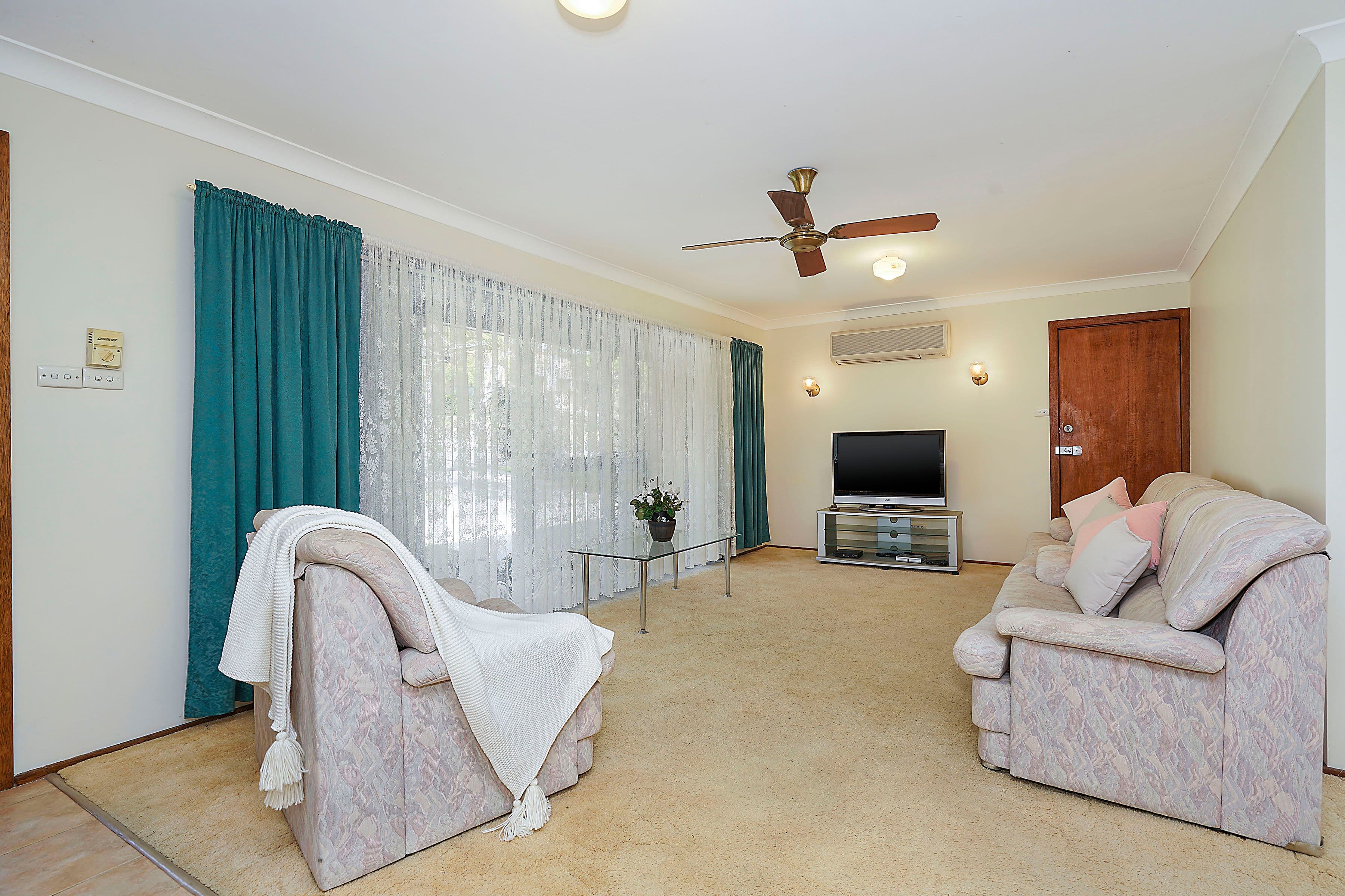31 Lake Road, Balcolyn - Thumbnail 3