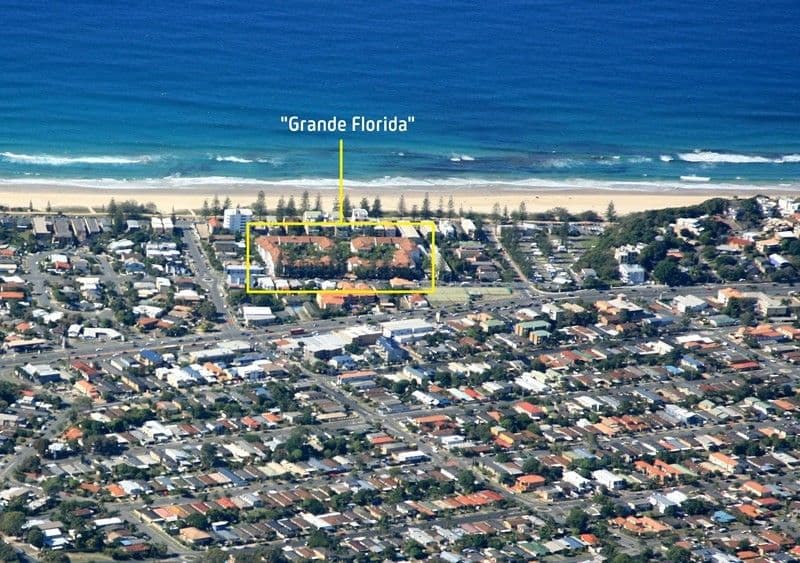 7 'Grande Florida' Redondo Avenue, Miami QLD 4220, Miami - Thumbnail 2