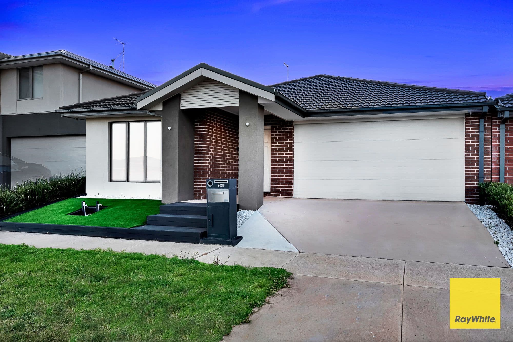 925 Morris Road, Truganina VIC 3029, Truganina - Thumbnail 2