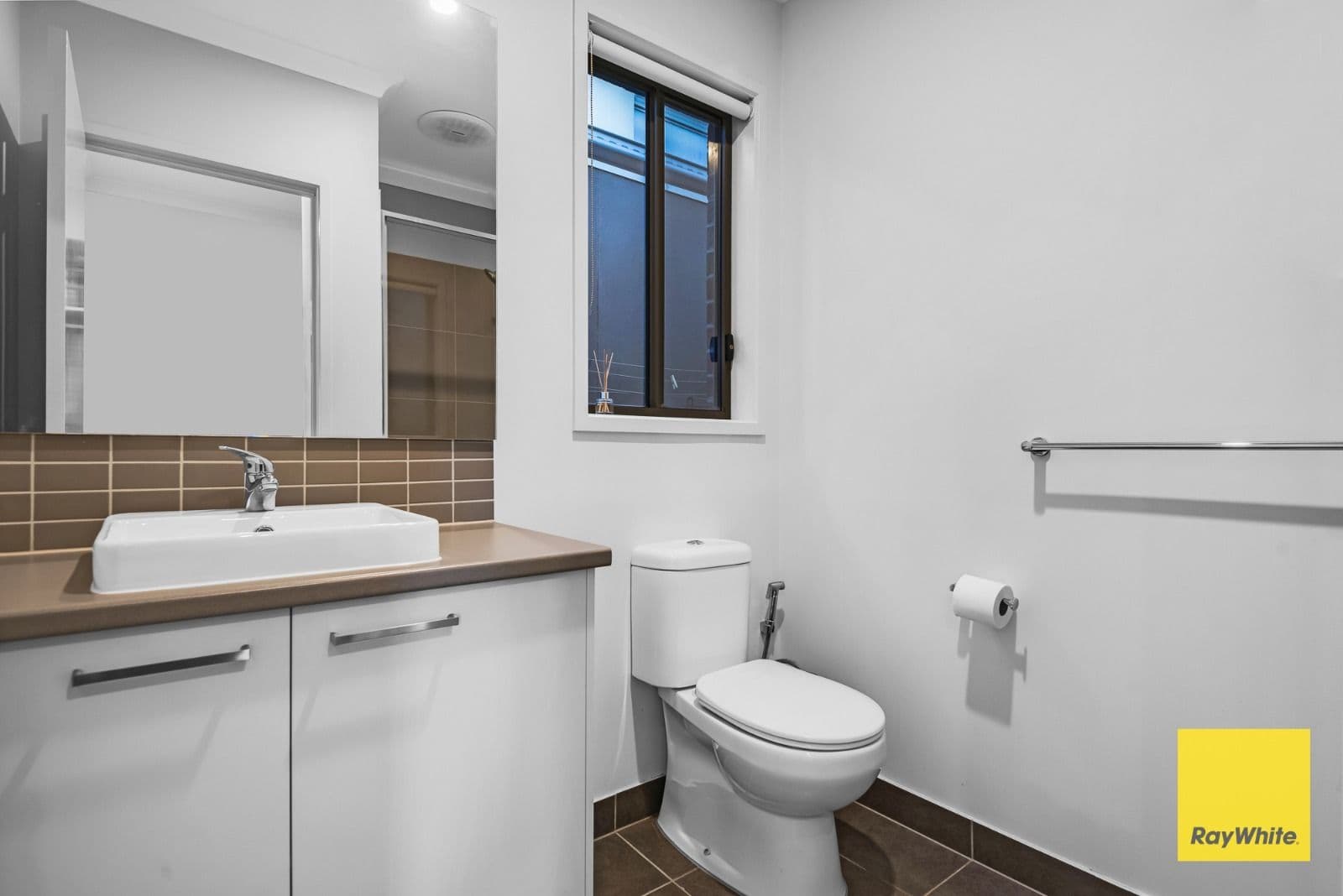925 Morris Road, Truganina VIC 3029, Truganina - Thumbnail 4