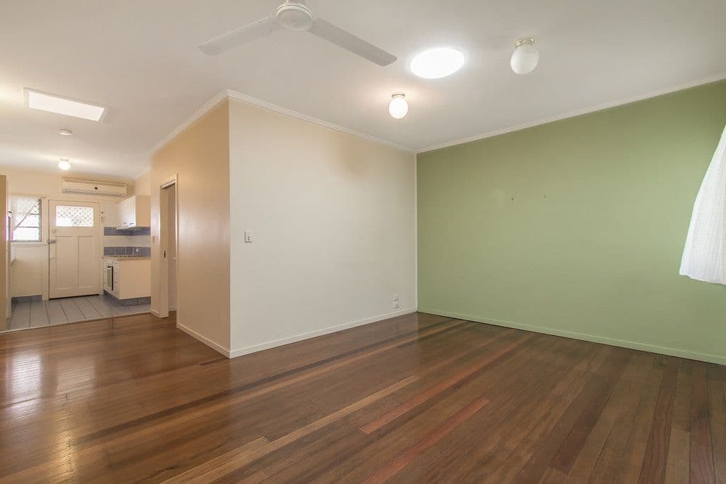 9 Walton Street, SOUTHPORT QLD 4215, Southport - Thumbnail 3