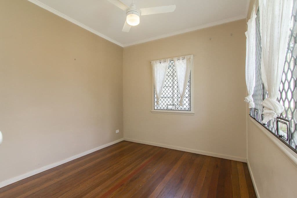 9 Walton Street, SOUTHPORT QLD 4215, Southport - Thumbnail 5