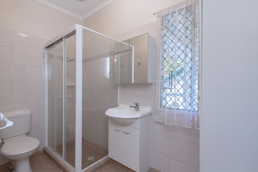 9 Walton Street, SOUTHPORT QLD 4215, Southport - Thumbnail 6