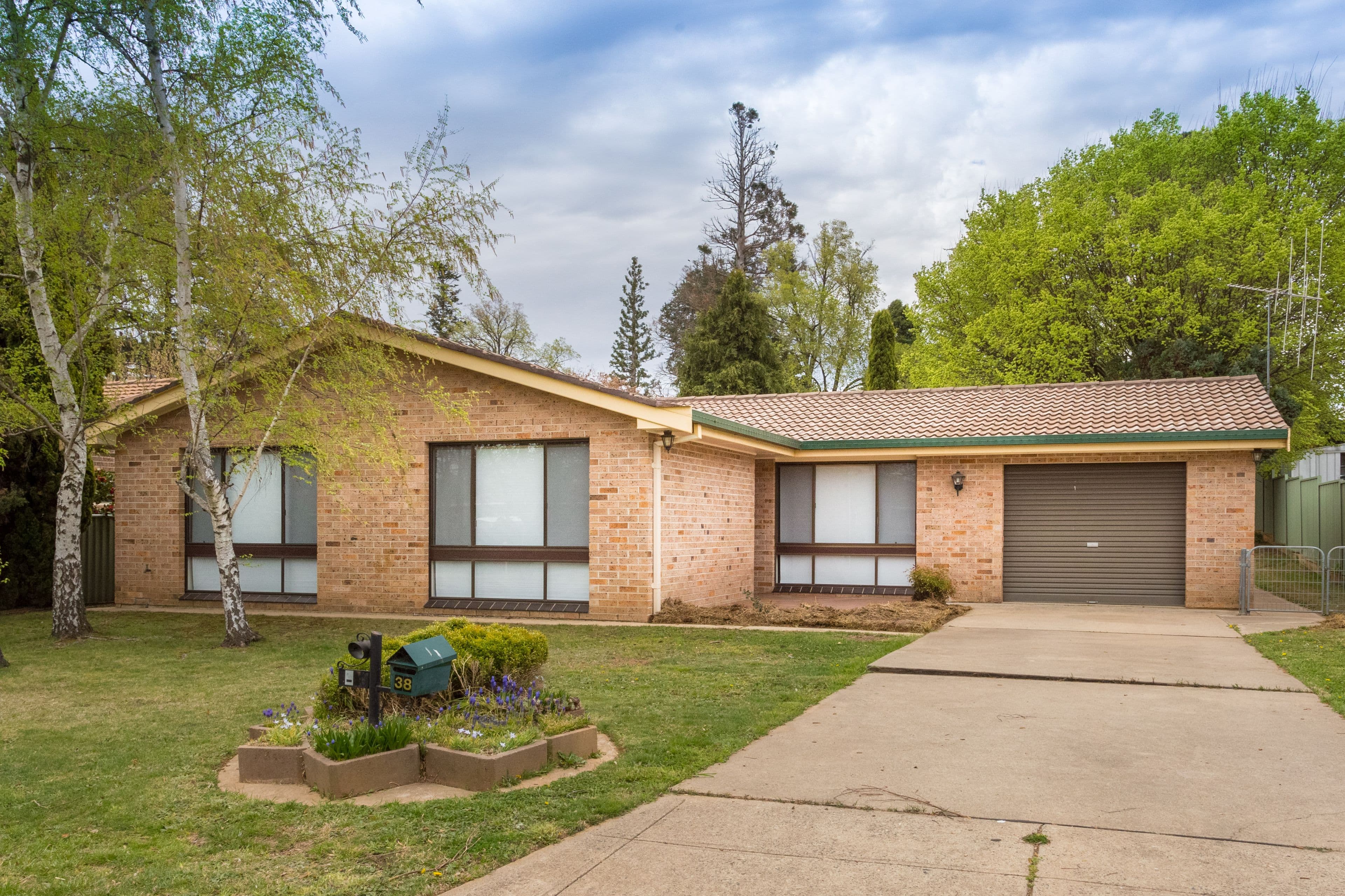 38 James Sheahan Drive, Orange - Image 1