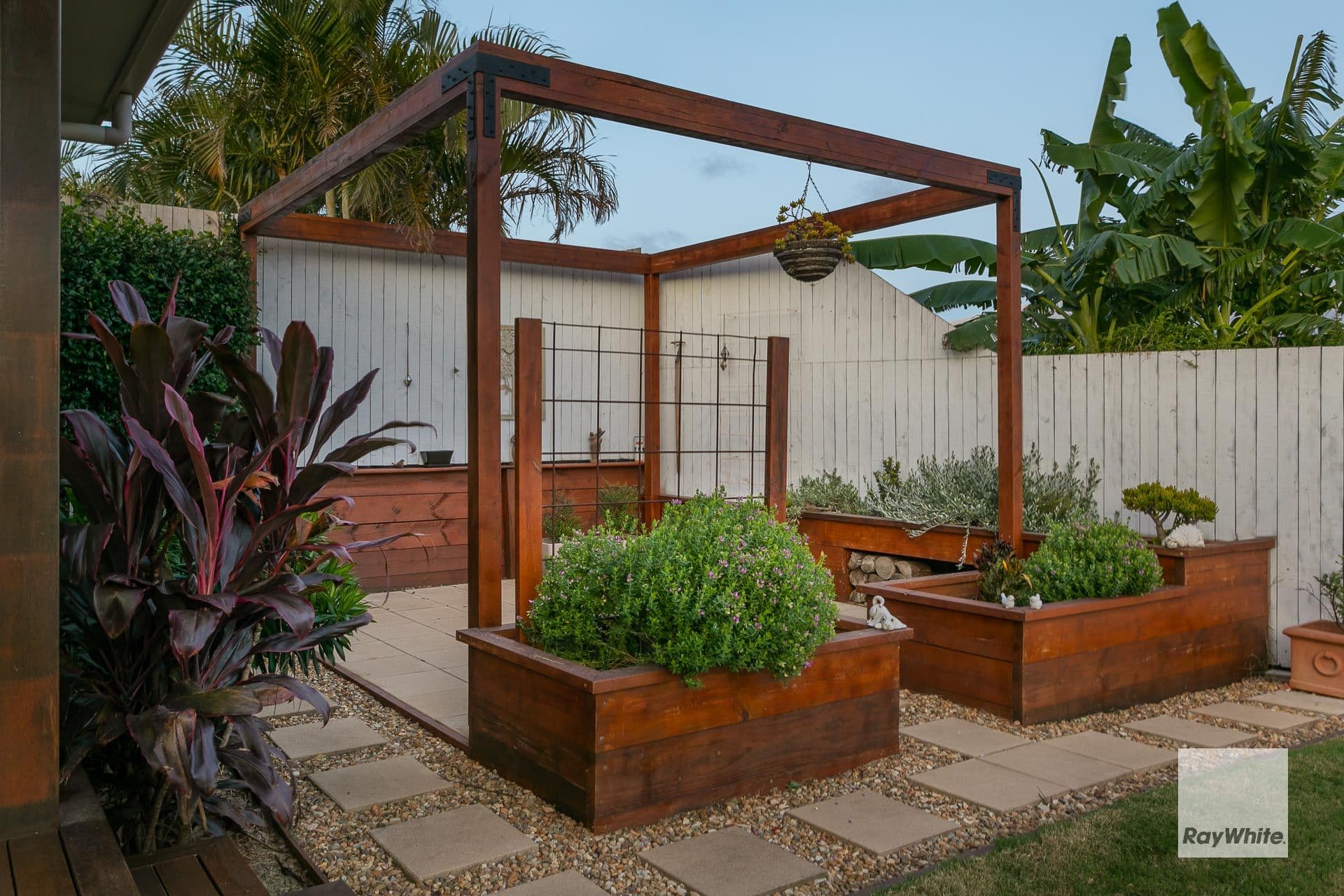 25 Cypress Street, Redland Bay QLD 4165, Redland Bay - Thumbnail 2