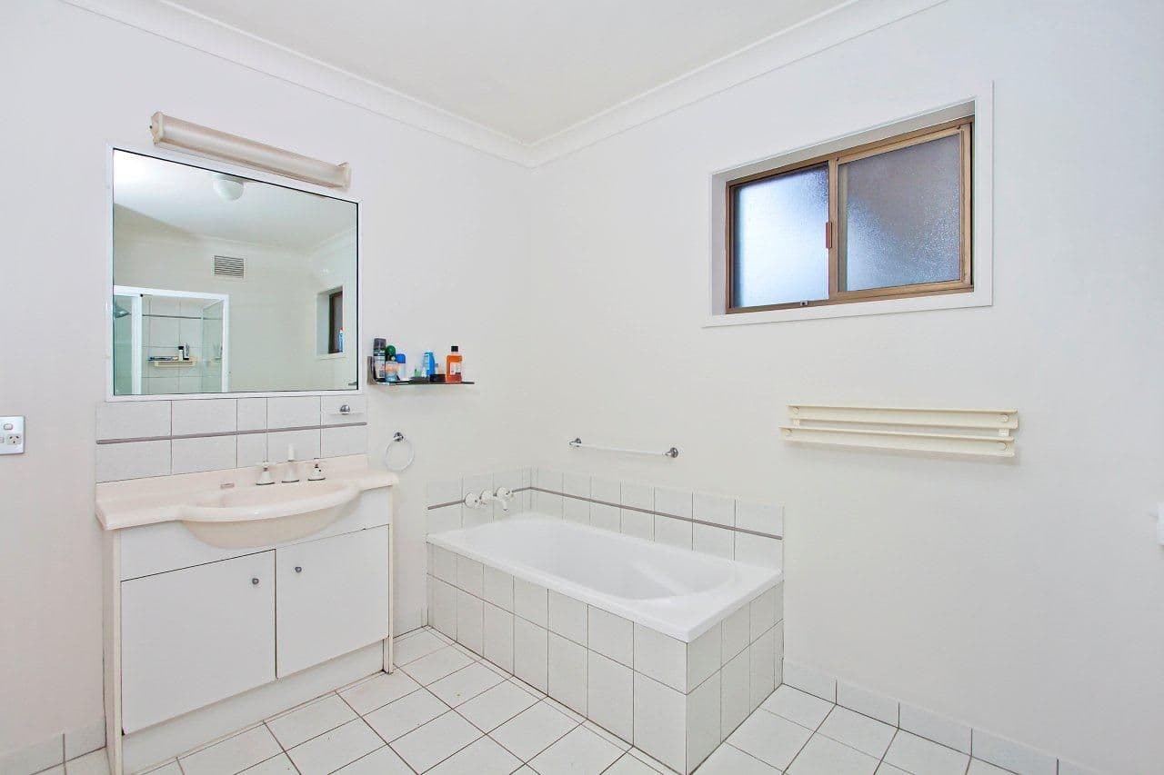1 Glenys Street, BANORA POINT NSW 2486, Banora Point - Thumbnail 7