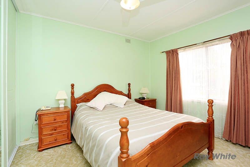 15 Pattullo Avenue, Clare SA 5453, Clare - Thumbnail 2