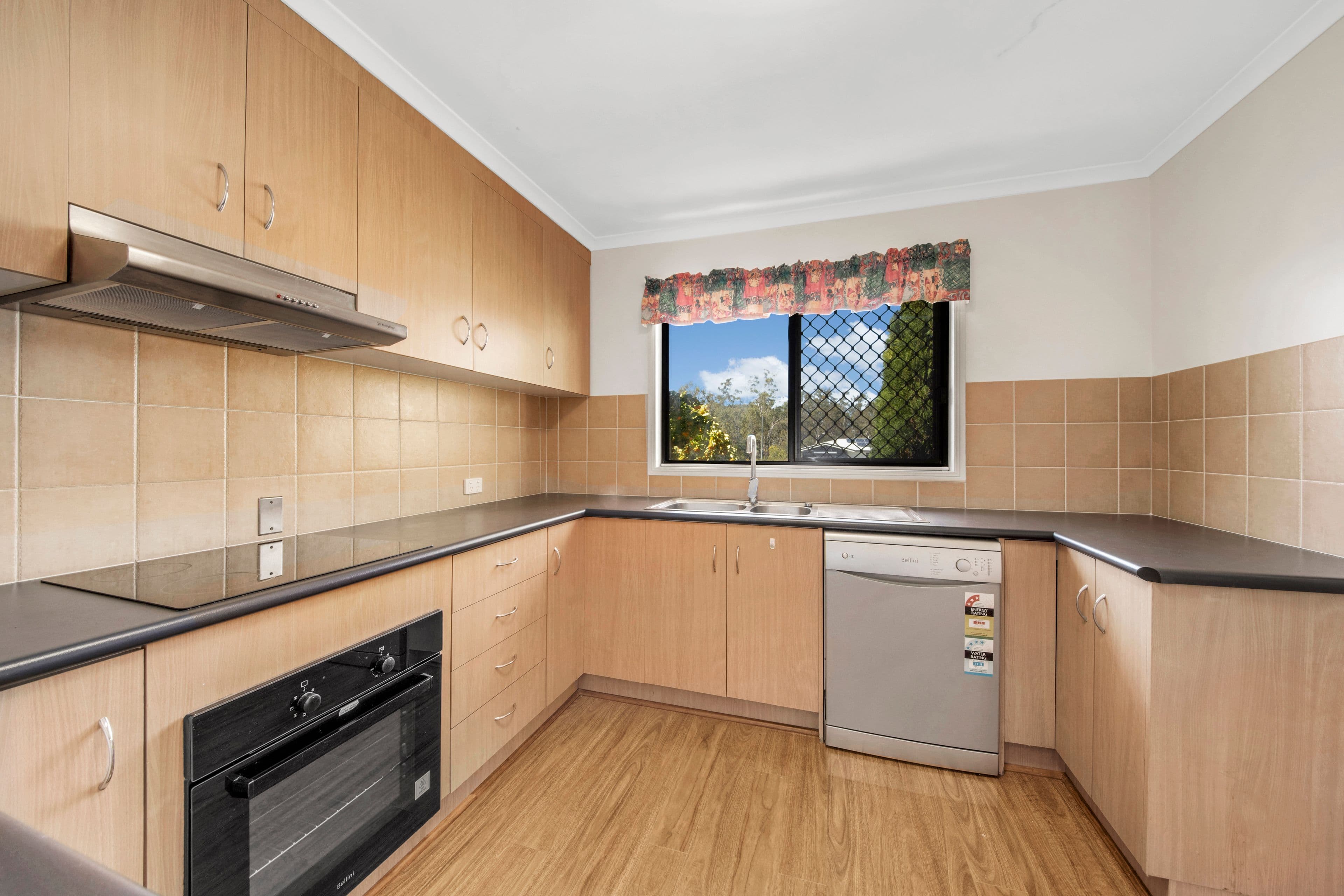 106 Sun Valley Road, Kin Kora QLD 4680, Kin Kora - Thumbnail 5