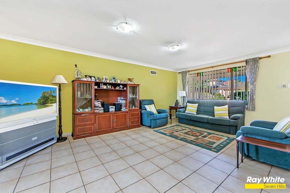 7 Wyena Road, Pendle Hill - Thumbnail 2