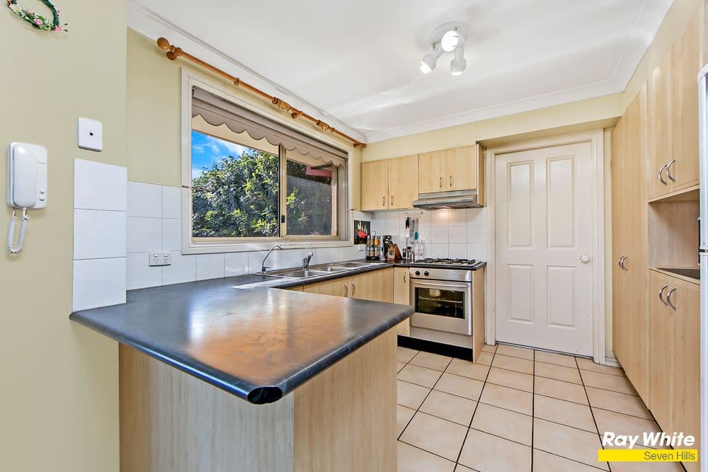7 Wyena Road, Pendle Hill - Thumbnail 4
