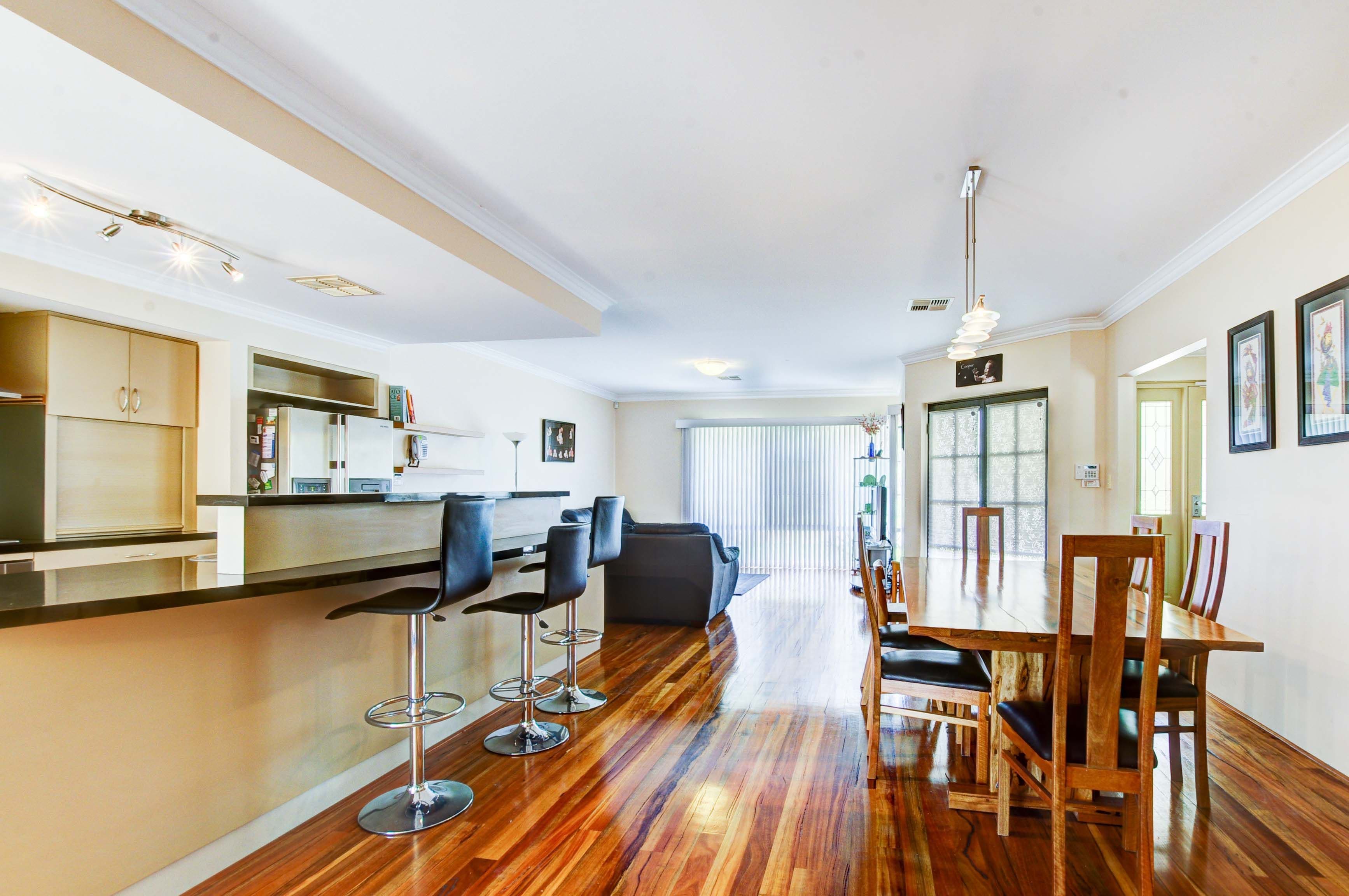 131 Rochester Circle, Balga WA 6061, Balga - Thumbnail 2