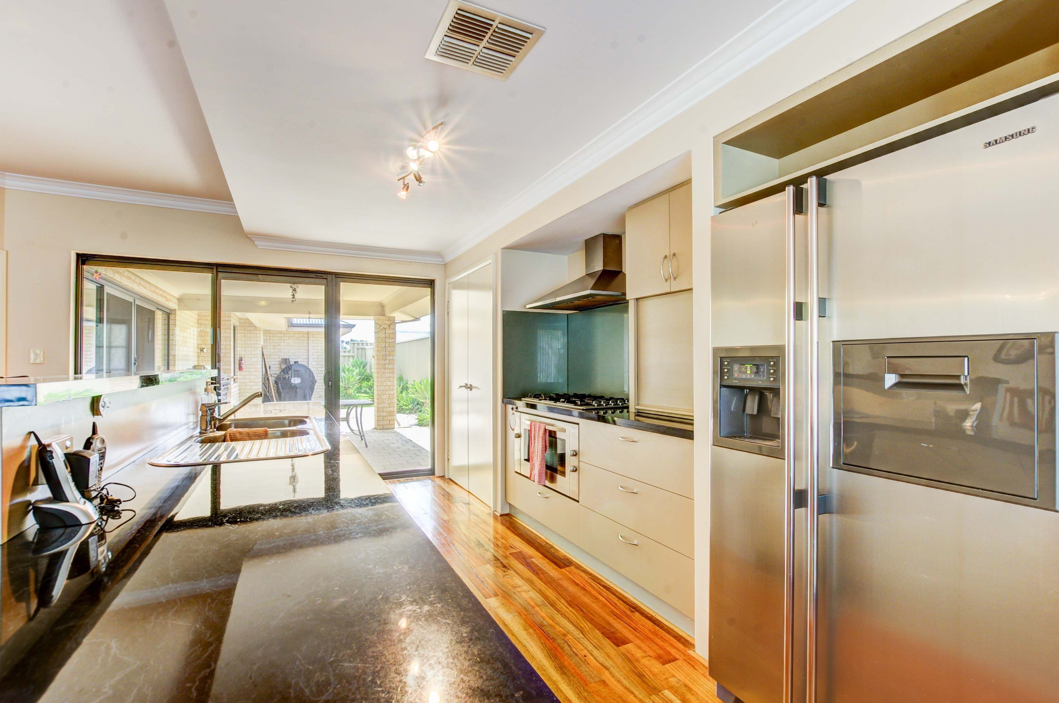 131 Rochester Circle, Balga WA 6061, Balga - Thumbnail 5