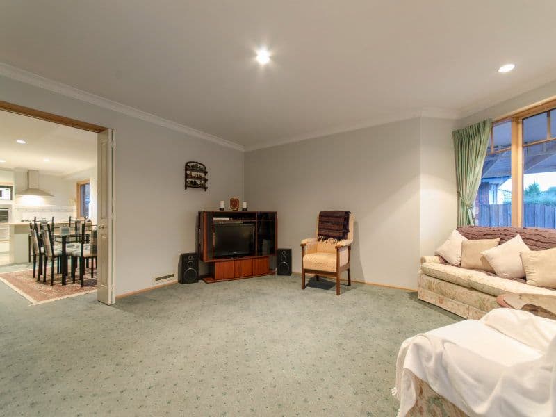 32 Hunt Drive, SEAFORD VIC 3198, Seaford - Thumbnail 4