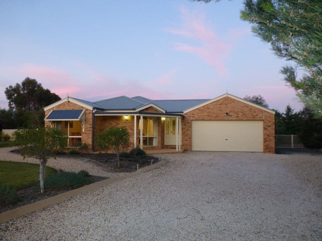 2 Bateman Drive, Echuca VIC 3564, Echuca - Image 1