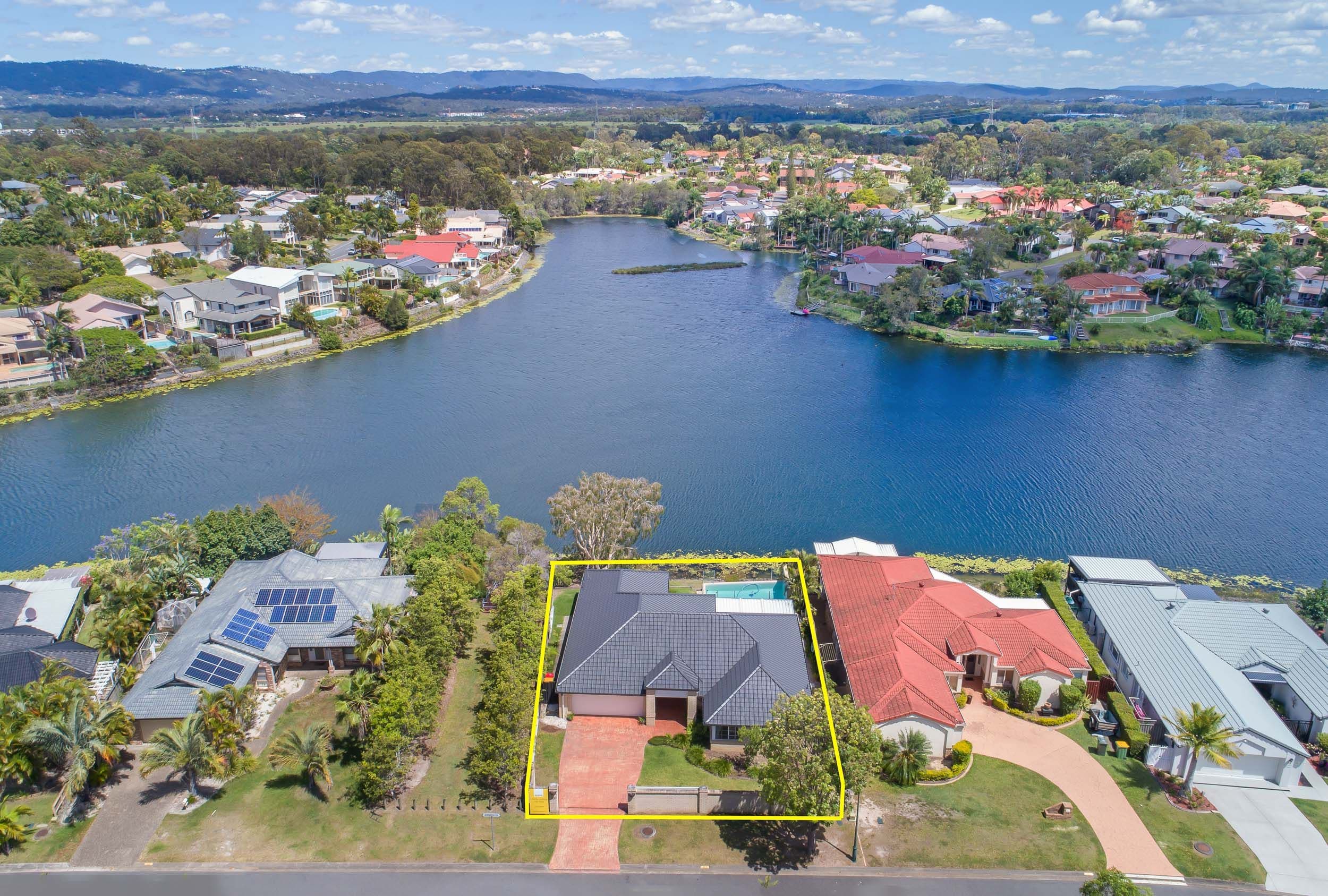 24 Mornington Terrace, Robina QLD 4226, Robina - Thumbnail 2