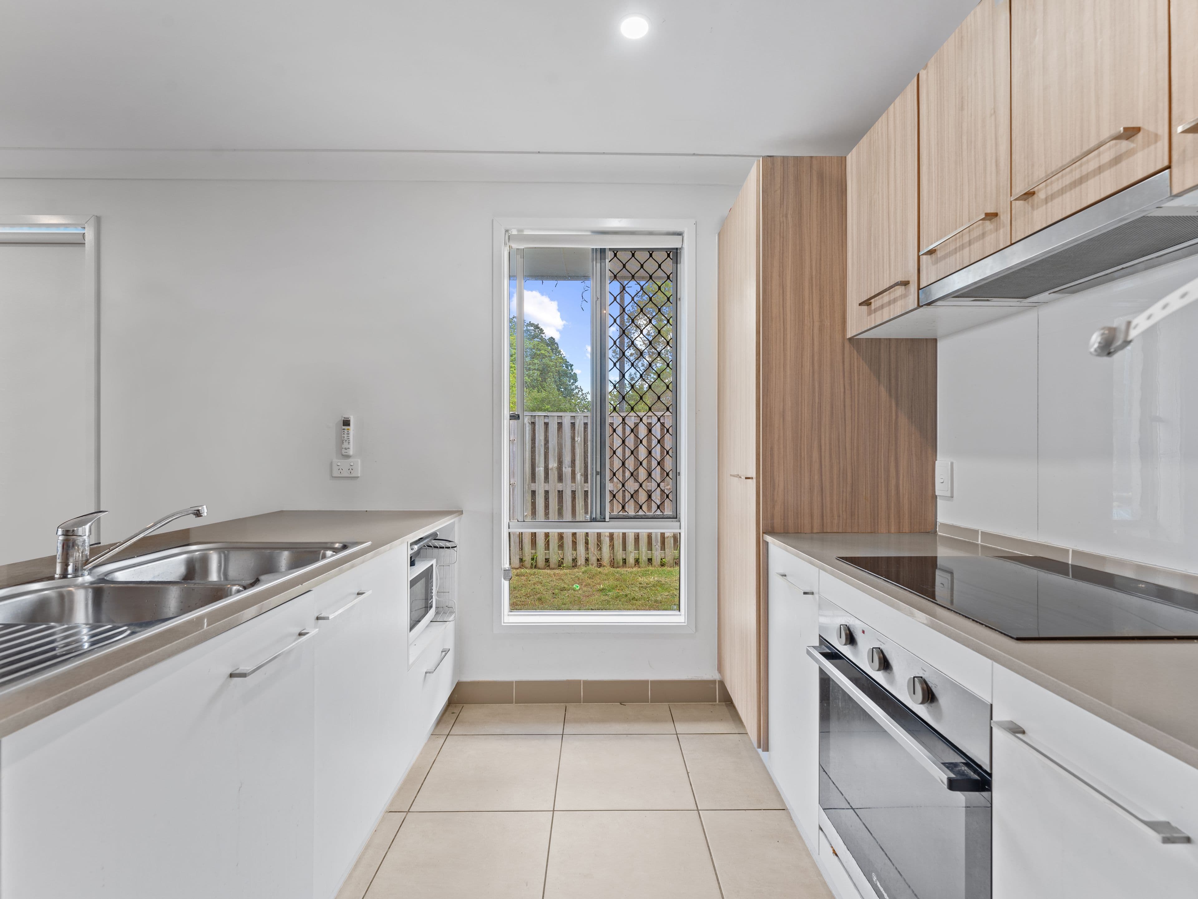 1 Sapphire Street, Park Ridge QLD 4125, Park Ridge - Thumbnail 3