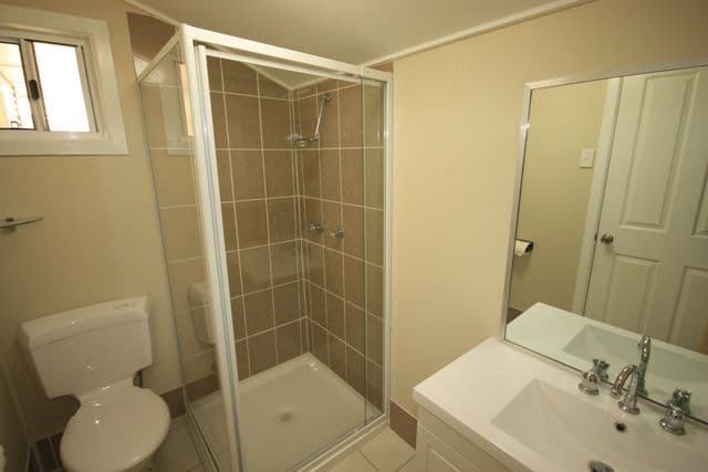 6 Lark Street, LONGREACH QLD 4730, Longreach - Thumbnail 5