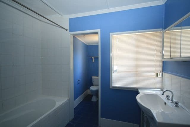6 Lark Street, LONGREACH QLD 4730, Longreach - Thumbnail 8