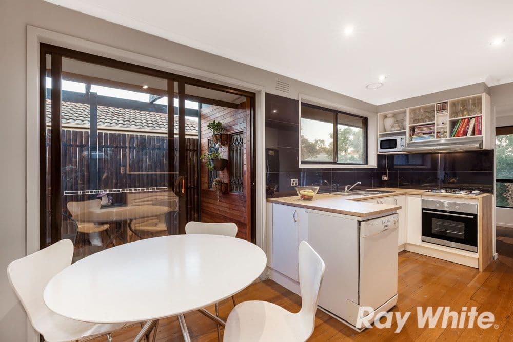 5 Eaglet Court, Mill Park VIC 3082, Mill Park - Thumbnail 2
