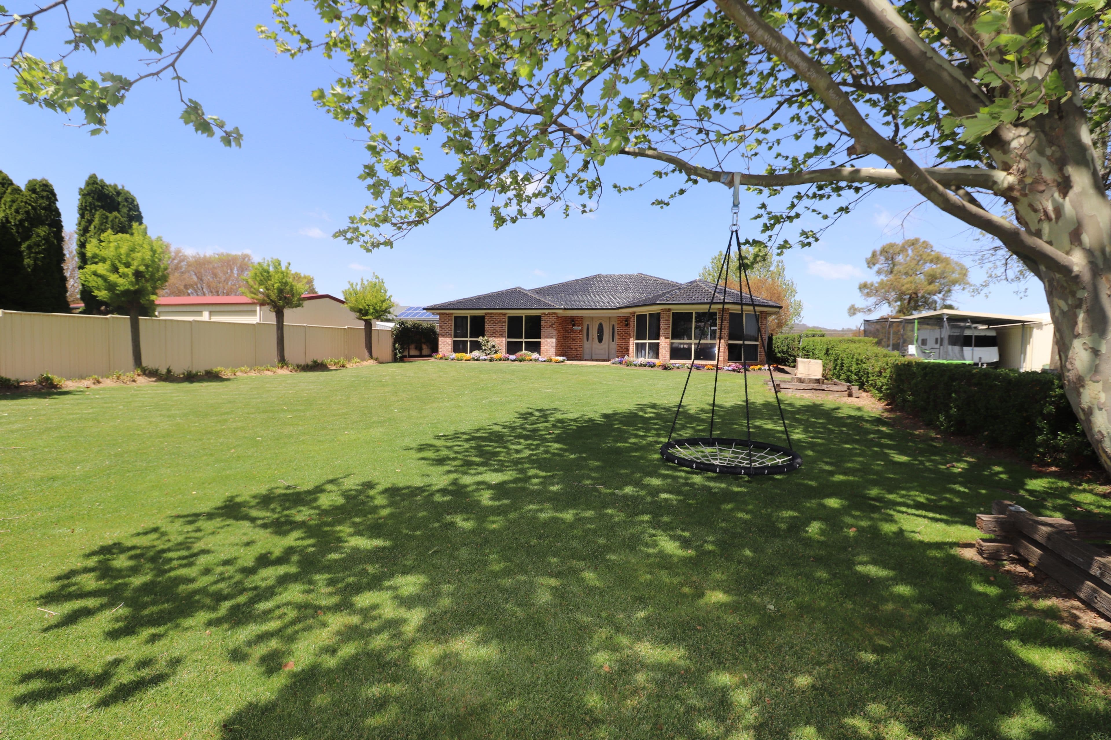 13 Wentworth Street, Glen Innes NSW 2370, Glen Innes - Thumbnail 2