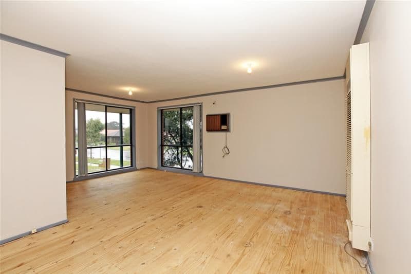 110 Roycroft Avenue, MILL PARK VIC 3082, Mill Park - Thumbnail 3