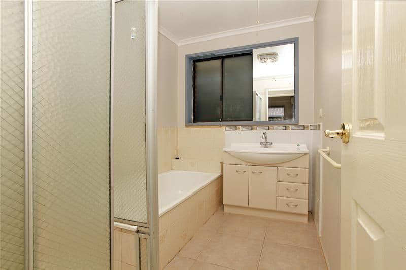110 Roycroft Avenue, MILL PARK VIC 3082, Mill Park - Thumbnail 4
