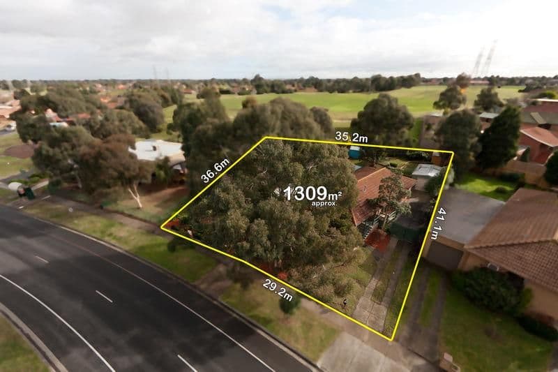 110 Roycroft Avenue, MILL PARK VIC 3082, Mill Park - Thumbnail 8