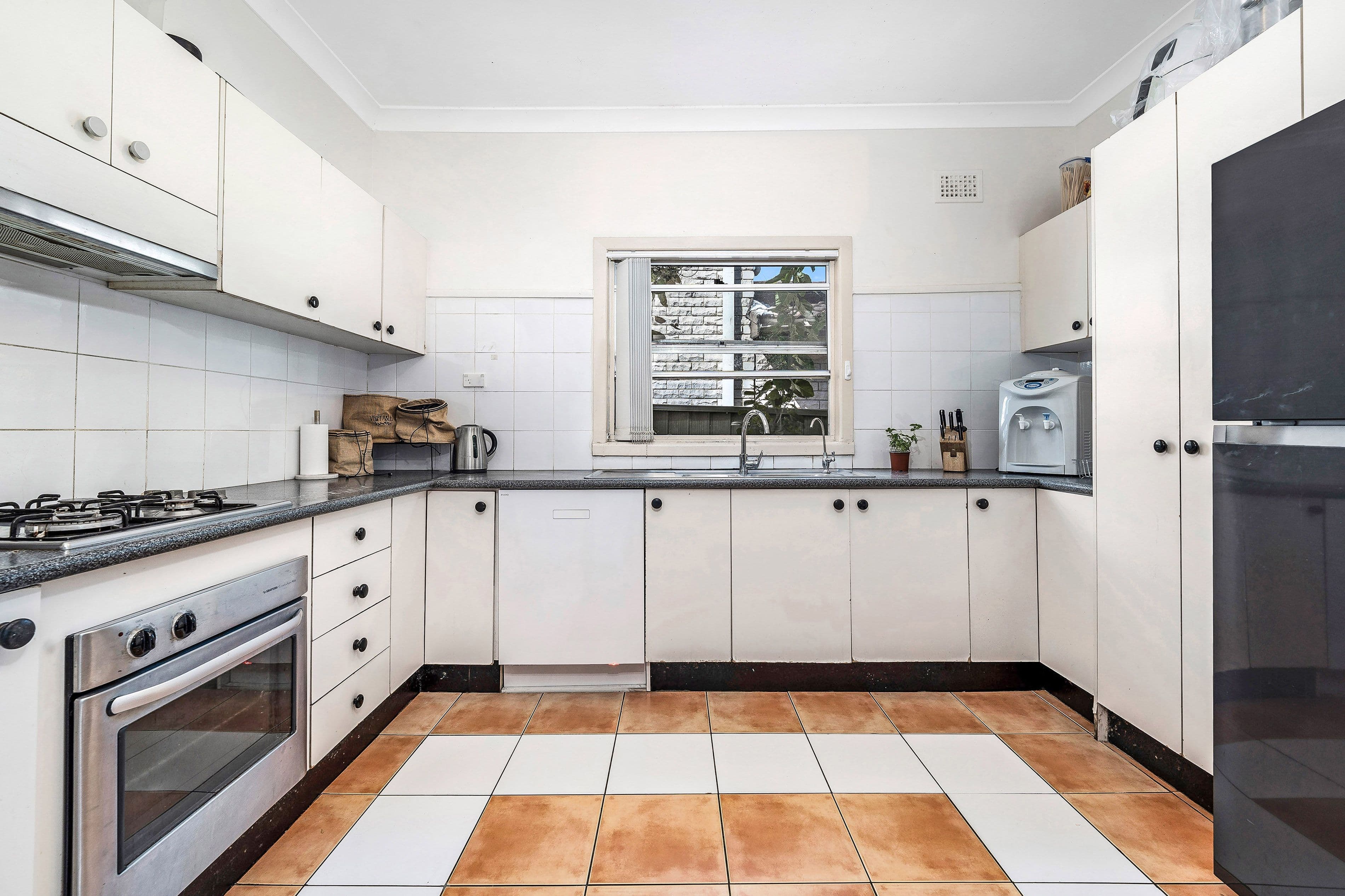 8 Greenacre Road, Greenacre NSW 2190, Greenacre - Thumbnail 4