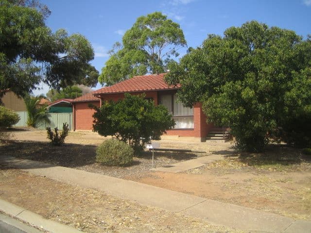 4  Currawong Crescent, CRAIGMORE SA 5114, Craigmore - Image 1