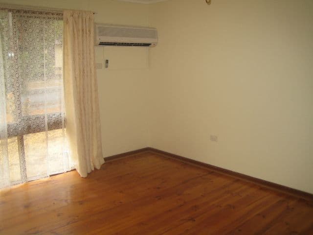 4  Currawong Crescent, CRAIGMORE SA 5114, Craigmore - Thumbnail 3