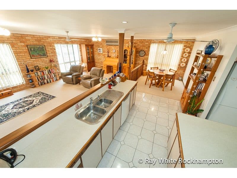 26 Agnew Avenue, NORMAN GARDENS QLD 4701, Norman Gardens - Thumbnail 2