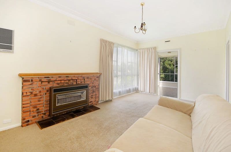 33 Belmore Road, WARRNAMBOOL VIC 3280, Warrnambool - Thumbnail 2